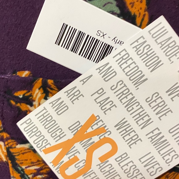 ⚡️FLASH SALE⚡️NWT LuLaRoe Carly Purple Feathers XS - Picture 4 of 6